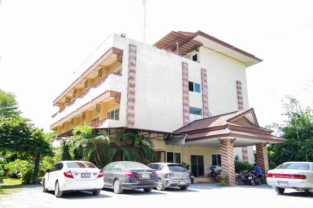 Oyo 384 Ban Sabaidee Hotel Phra Nakhon Si Ayutthaya Exterior photo